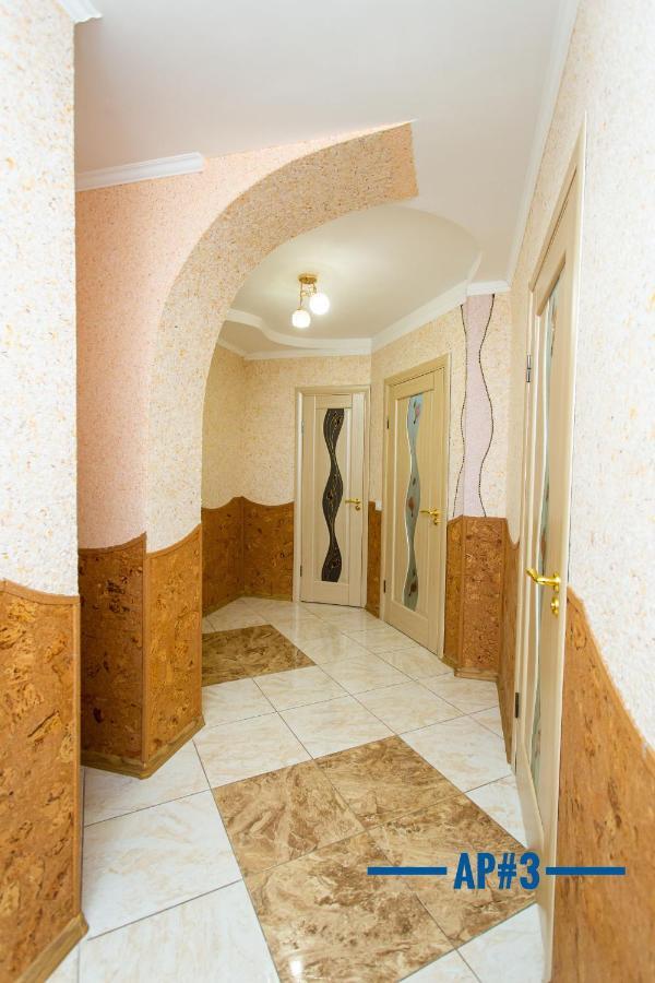 Центр. Хмельницького. 2 Спальні Ternopil Exterior foto